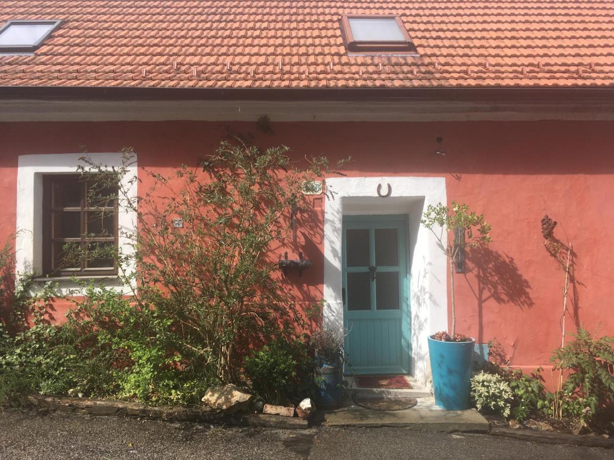 شقة Decadent Art Club Český Krumlov المظهر الخارجي الصورة